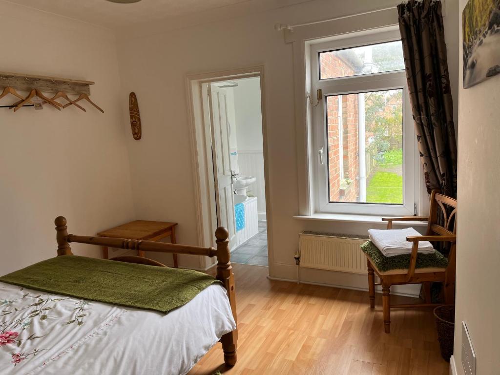 Un pat sau paturi într-o cameră la “The Reach” Lovely 2 bed house in Gorleston on Sea