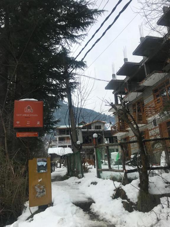 Getaway Stays Manali v zimě
