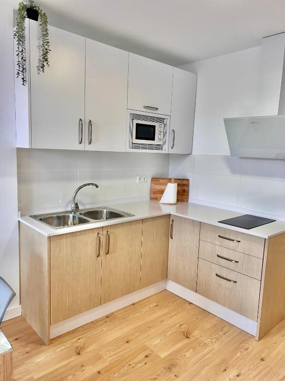 Kuchyň nebo kuchyňský kout v ubytování APARTAMENTO CAMINO DEL RIO