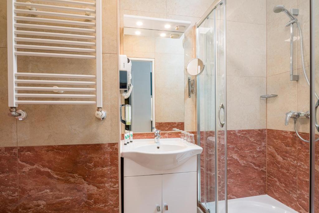 Best Western Plus Celebrity Suites - Resim 44