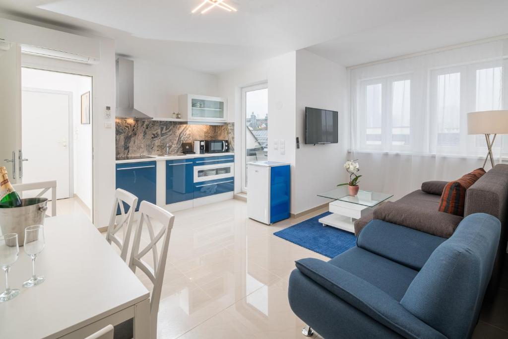 
Two-Bedroom Family Suite with Two King Beds
