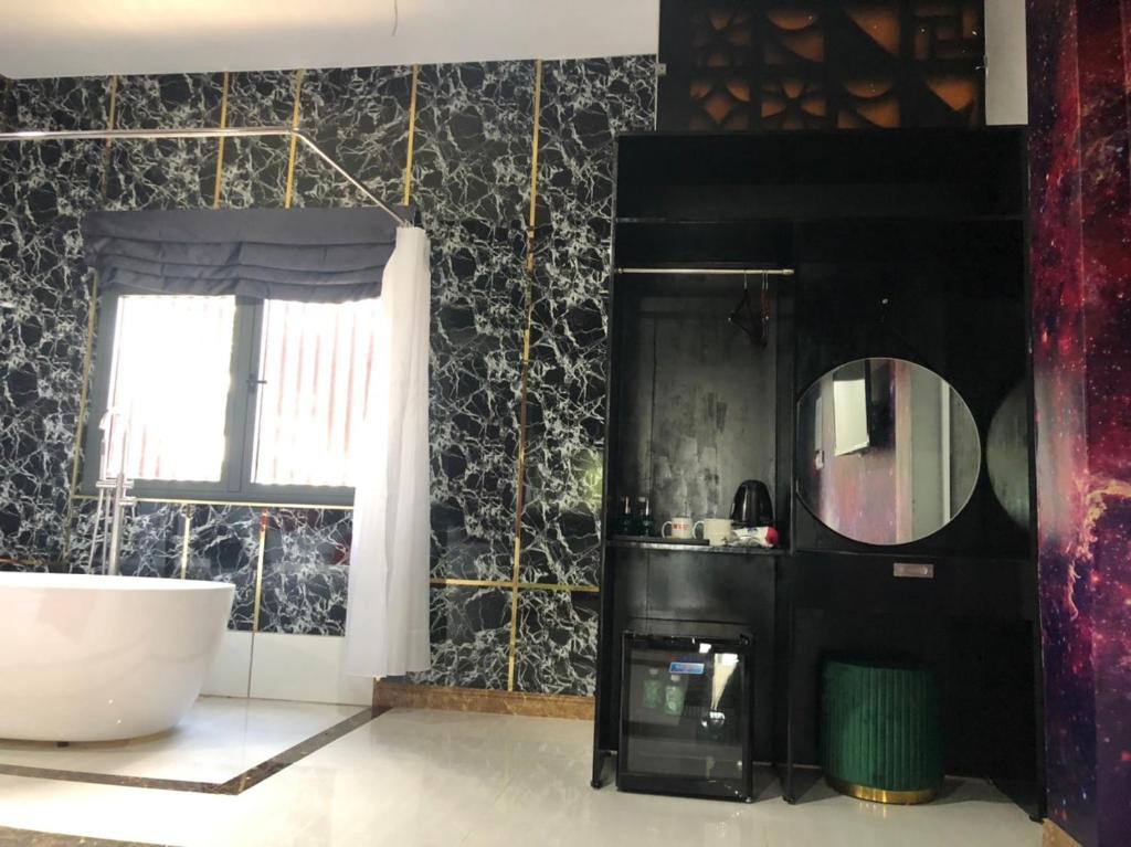 Soda House Cần Thơ - King Room With Spa Bath