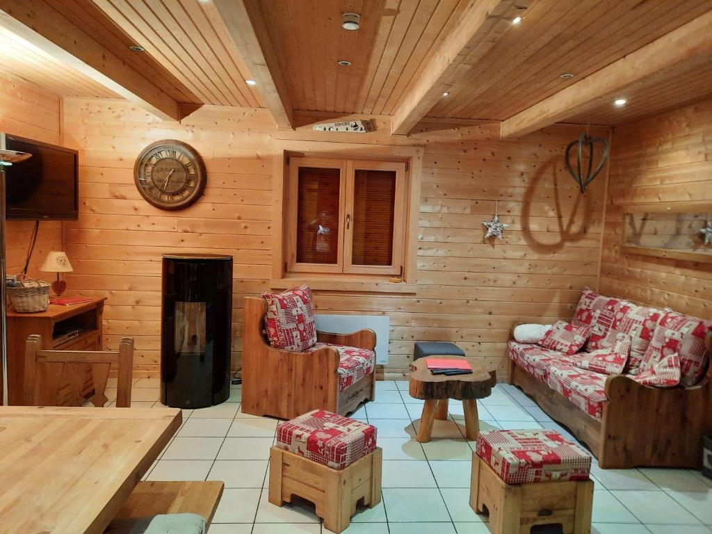 Posezení v ubytování Le chalet de la Chouille