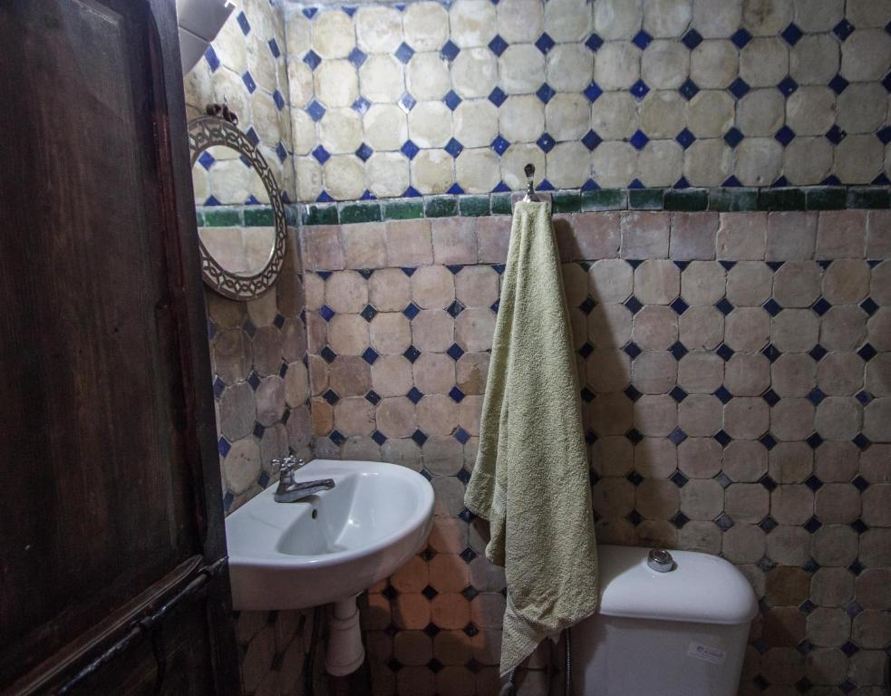Koupelna v ubytování Dar Chourouk