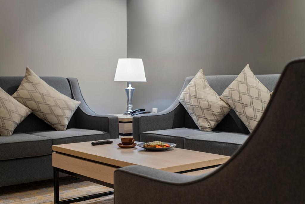 Posezení v ubytování Enala Hotel Apartments- Tabuk