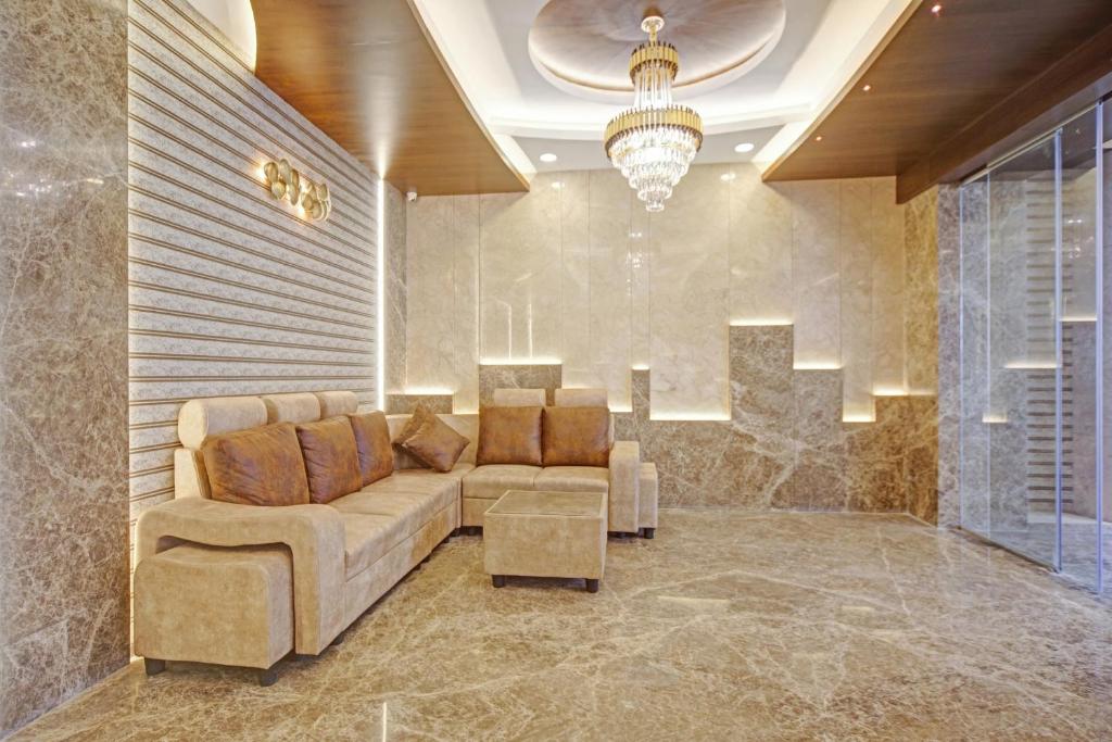 Posezení v ubytování UPAR Hotels - T Nagar