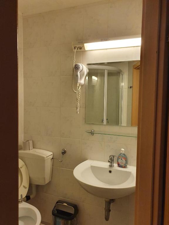 Märkischer Hof Hotel - Resim 15