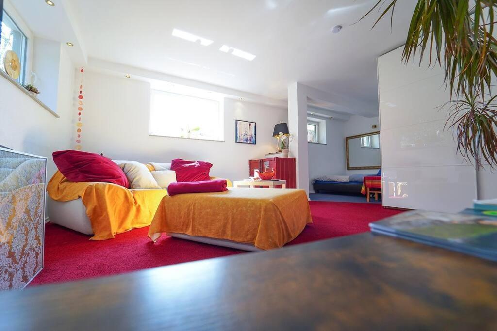 Posezení v ubytování Freundliche Ferienwohnung (Souterrain) mit Gartenmitbenutzung im Haus Lotus