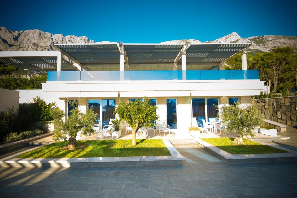 Poseidon Mobile Home Resort - 8