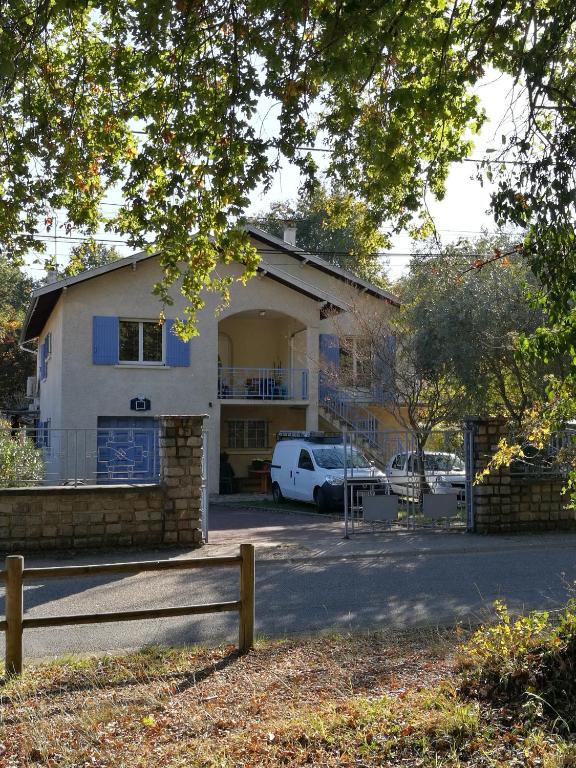 la maison bleue