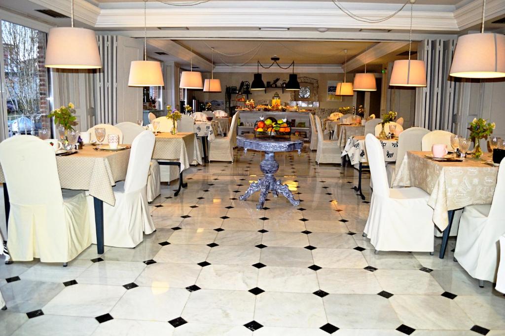 Restaurace v ubytování Ares Hotel