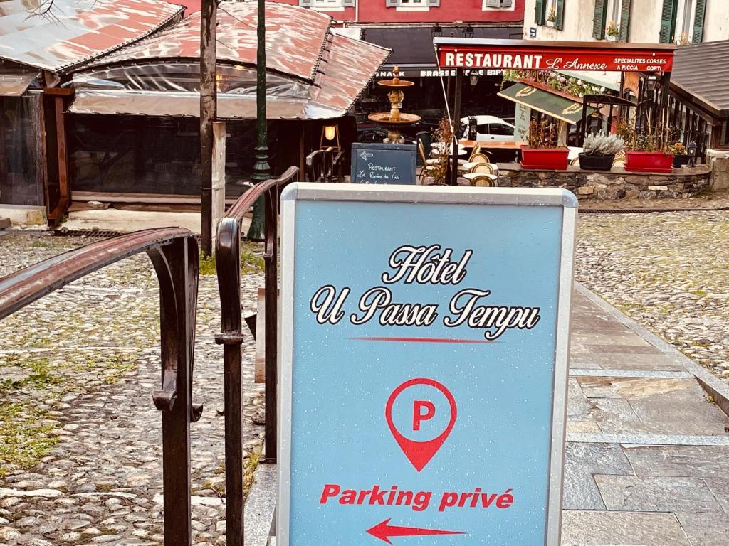 Certifikát, hodnocení, plakát nebo jiný dokument vystavený v ubytování Hôtel U Passa Tempu
