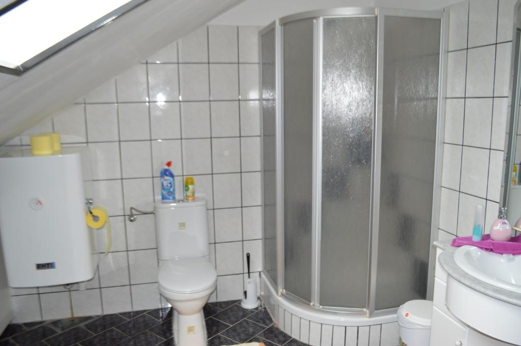 Koupelna v ubytování Gästehaus Maria