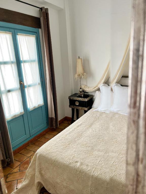 Hostal Servilia - Chambre Triple Avec Vue Sur La Ville
