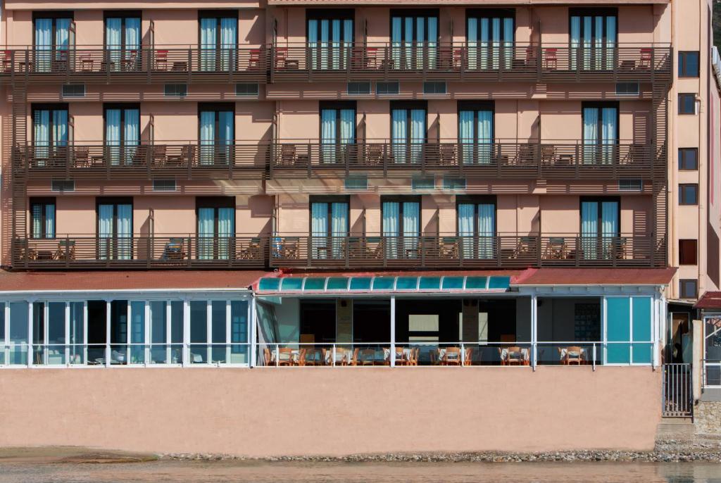 Budova, kde se hotel nachází