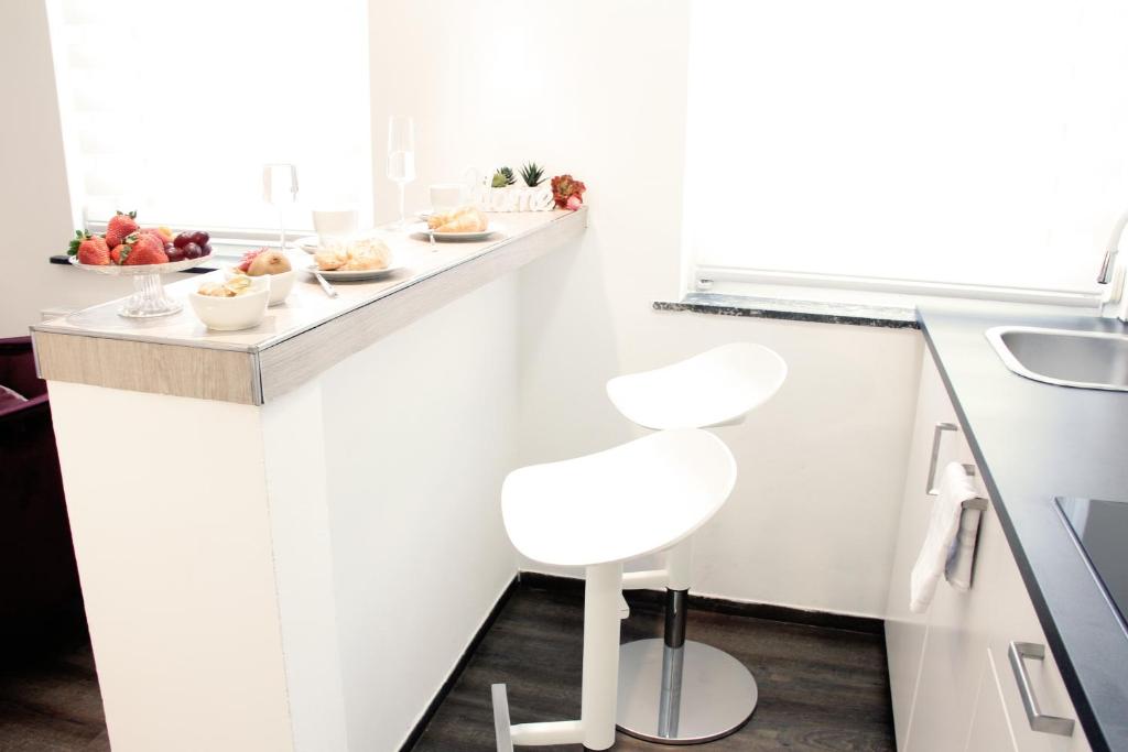 SECRET HIDEAWAYS cozySTUDIO superior Apartments mit WiFi l 450m bis Uni l Messe l Flughafen l Zoo - Studio-Apartment Mit Kingsize-Bett