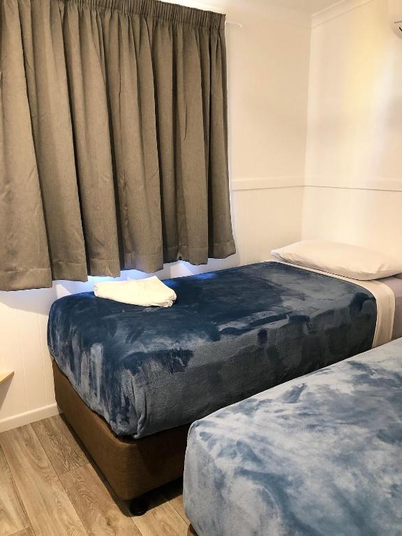 Lake Tinaroo Holiday Park - Deluxe Villa