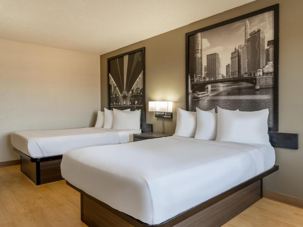 Super 8 by Wyndham Clinton - Doppelzimmer Mit Zwei Doppelbetten - Nichtraucher