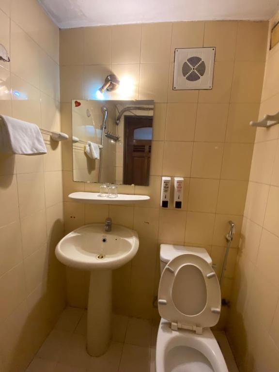 Koupelna v ubytování Sophie hotel
