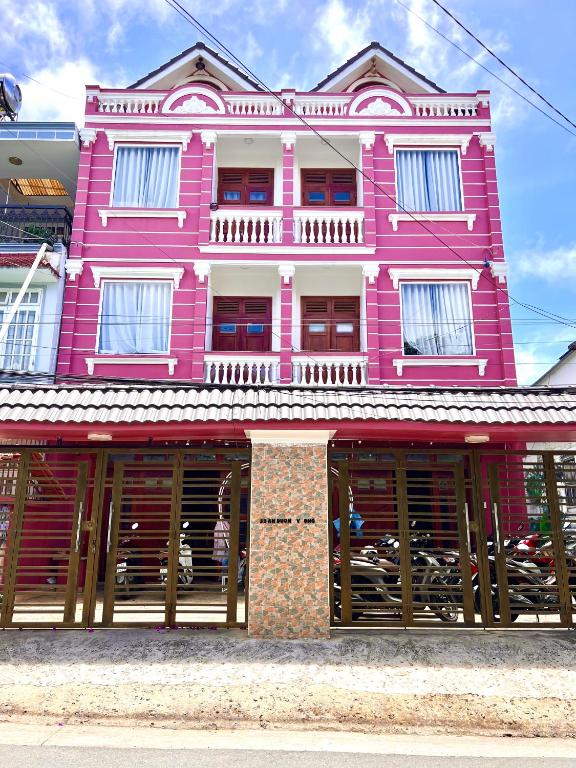 El edificio en el que está el hotel