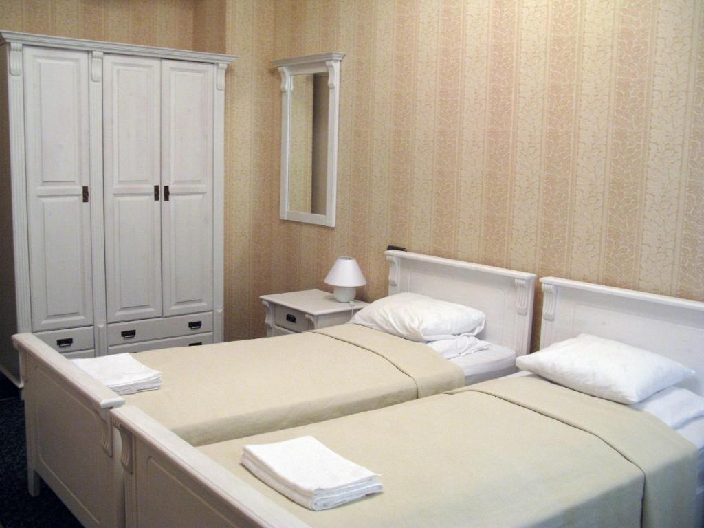 Padise Manor Grand Estate & Spa - Exclusive Event venue - Quarto Da Família Com Banheiro Compartilhado