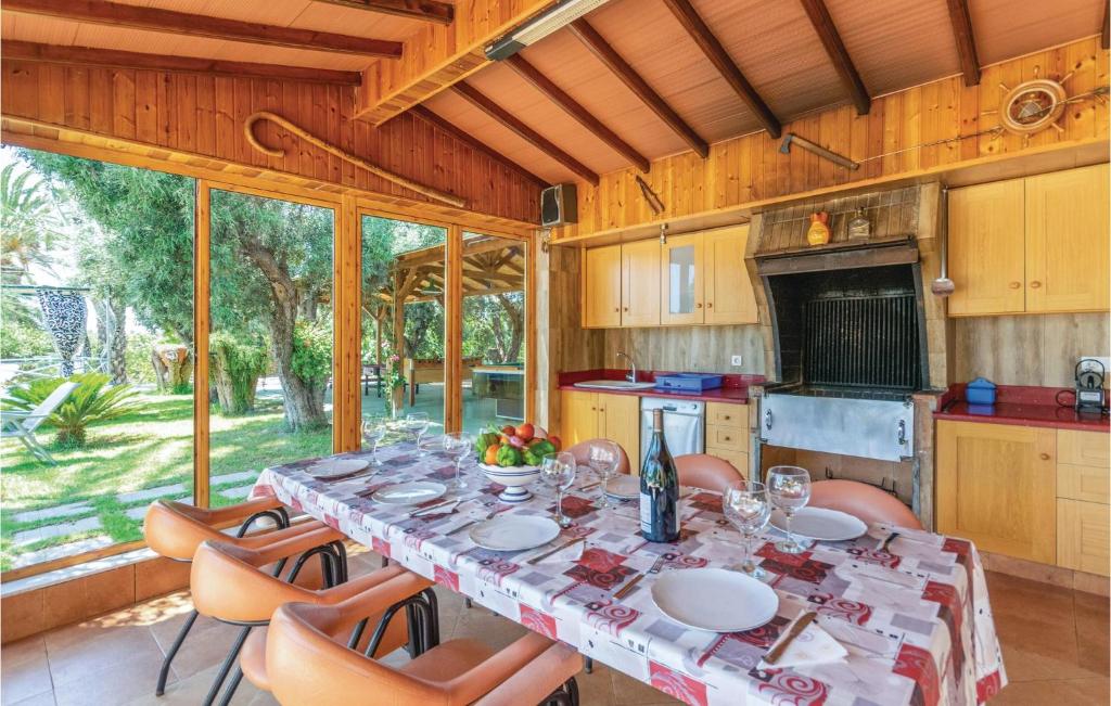Stunning Home In La Marina, Elche With 6 Bedrooms, Wifi And ...