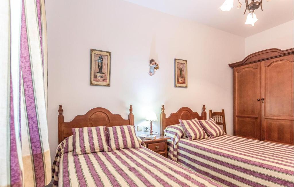 Posteľ alebo postele v izbe v ubytovaní Amazing Home In Torrox Costa With Wifi