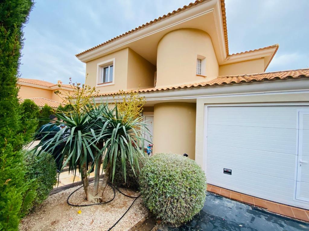 Booking.com: VILLA CASA ROAN - GOLF BONALBA ALICANTE ...