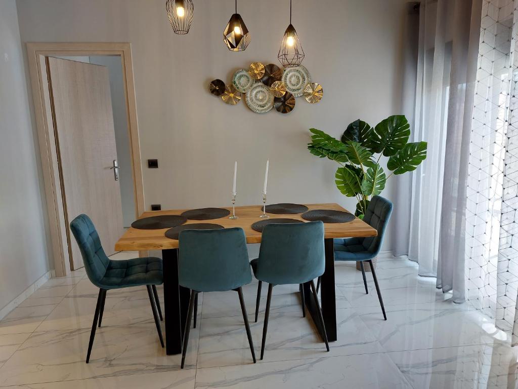 ELITE LUXURY APARTMENTS - 3