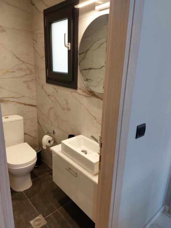 ELITE LUXURY APARTMENTS - 9