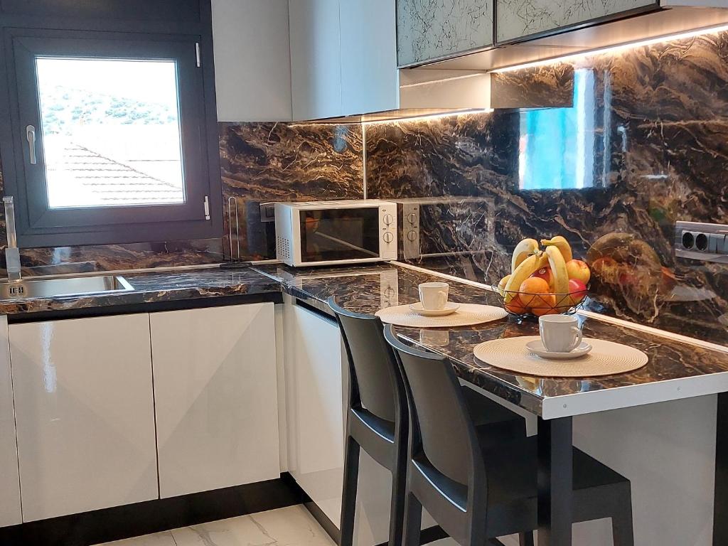 ELITE LUXURY APARTMENTS - 11