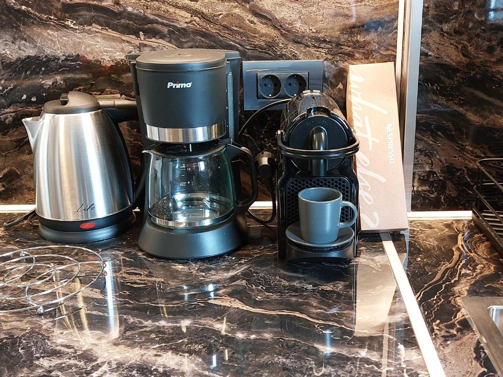 ELITE LUXURY APARTMENTS - 17