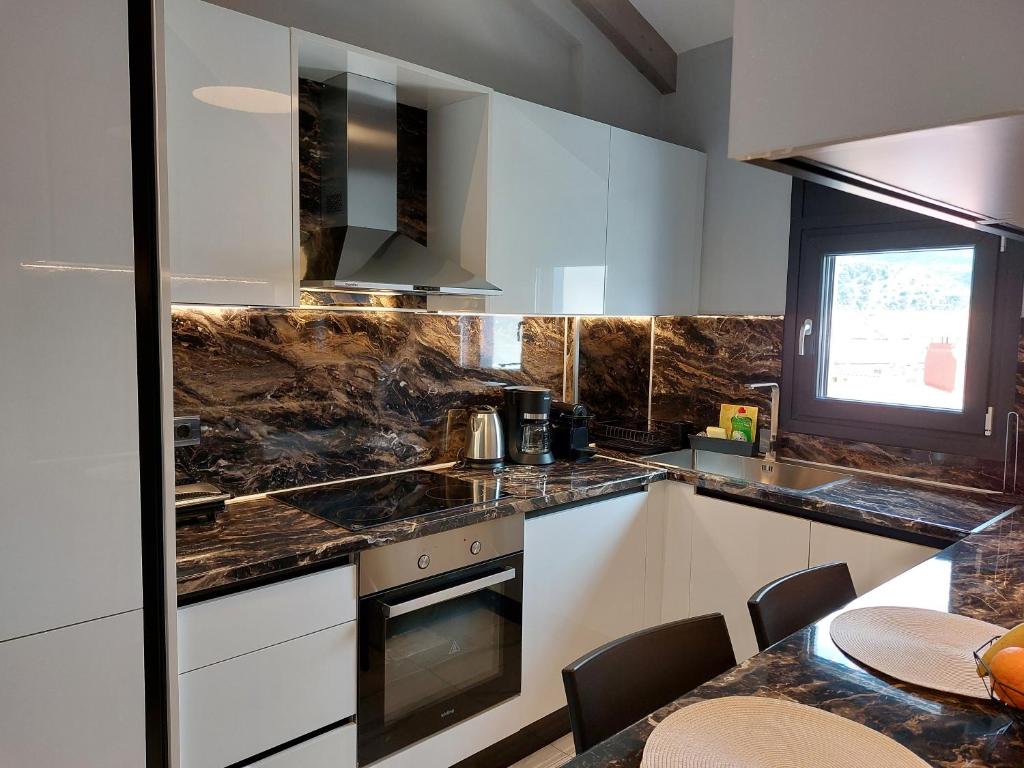 ELITE LUXURY APARTMENTS - 16