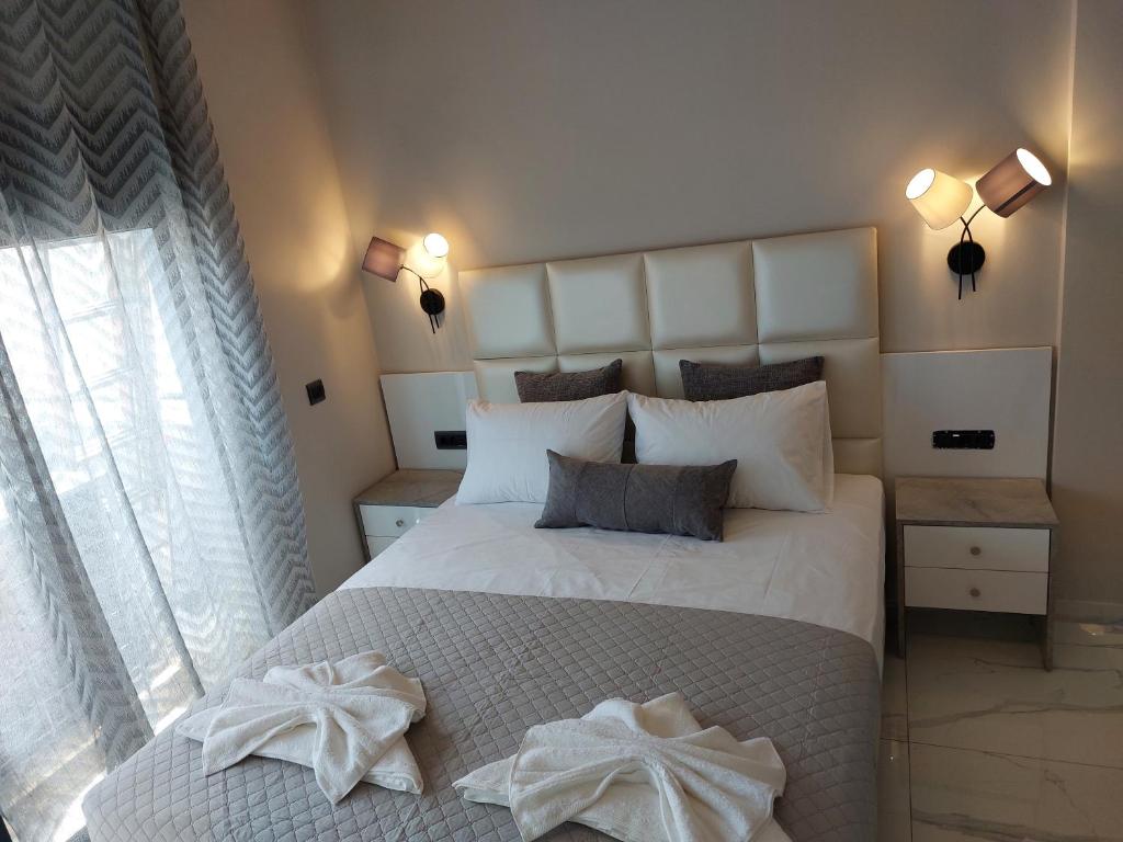 ELITE LUXURY APARTMENTS - 13