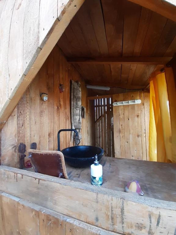 Fotografie z fotogalerie ubytování LA HUTTE MASSAÏ v destinaci Villelaure