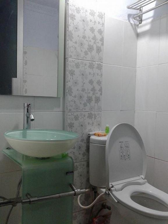 Ένα μπάνιο στο RedDoorz Syariah near RSUD Ainun Habibie Gorontalo