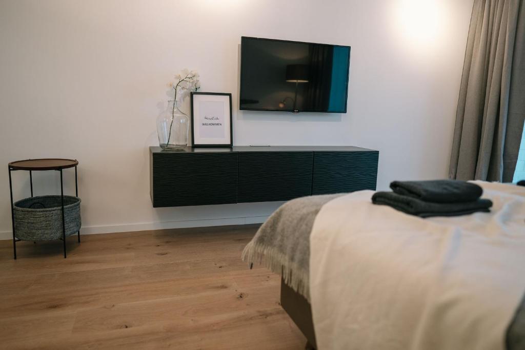 Postel nebo postele na pokoji v ubytování Möhneblick - Seeblick, Dachterrasse, Pool, Sauna, Waldnähe