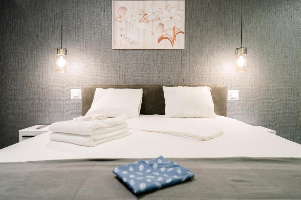 Mavie Apartment Boutique - Deluxe Double Room (2 Adults + 1 Child)