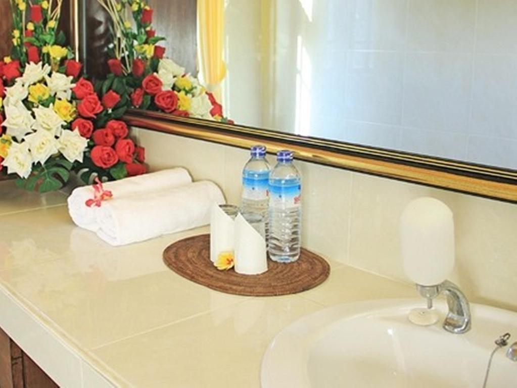 Cafe Wayan Cottages Senggigi - Oferta De Estadía En La Habitación Doble Superior