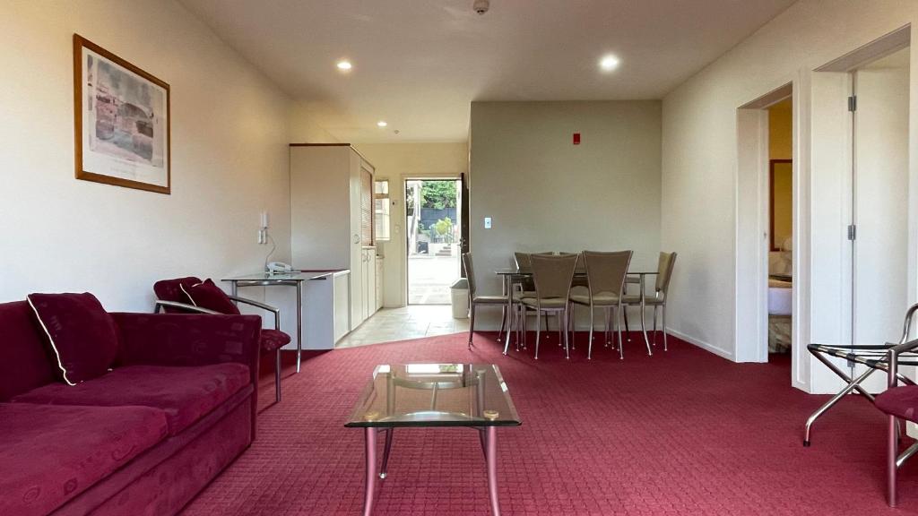 Chantillys Motor Lodge - Resim 17