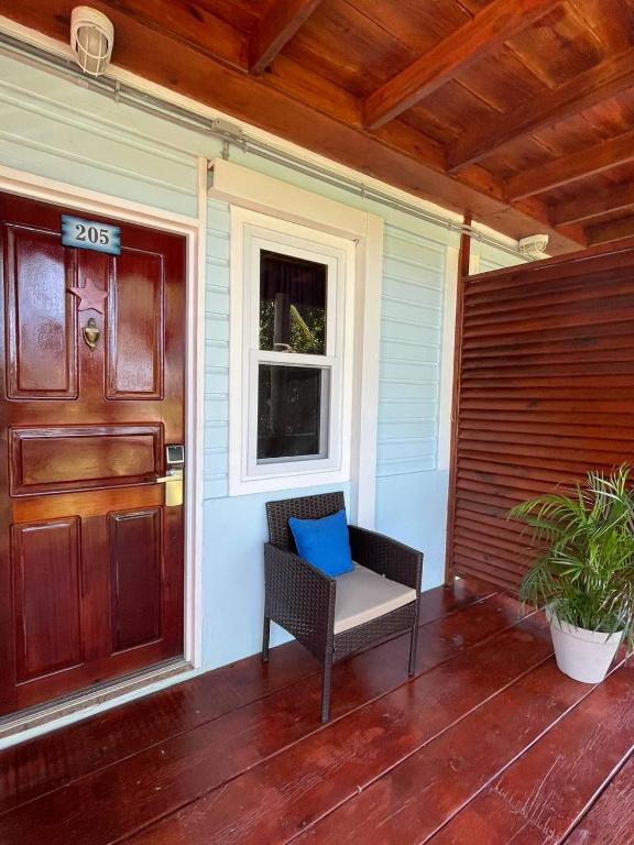 Hotel and Dive Center Roatan Yacht Club - Chambre De Luxe Roi Avec Vue Sur Le Jardin