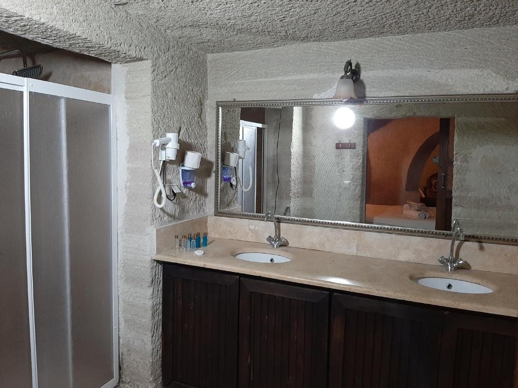 Seven Rock Cave Hotel - 5