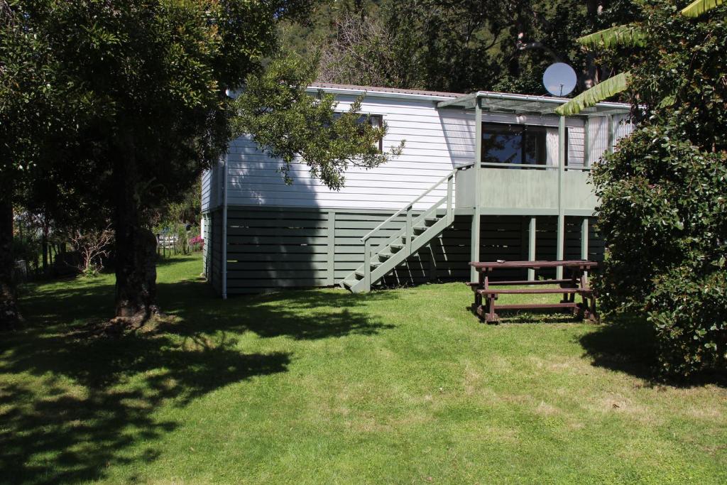 Treehouse Whanarua Bay Cottages, Te Kaha Updated 2024 Prices
