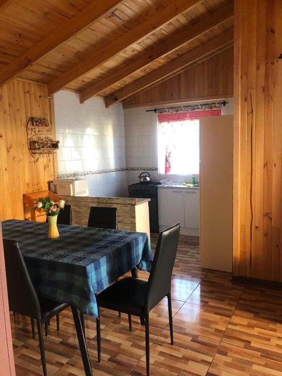 Kuchyň nebo kuchyňský kout v ubytování Cabañas Terra Nova Colbun Machicura