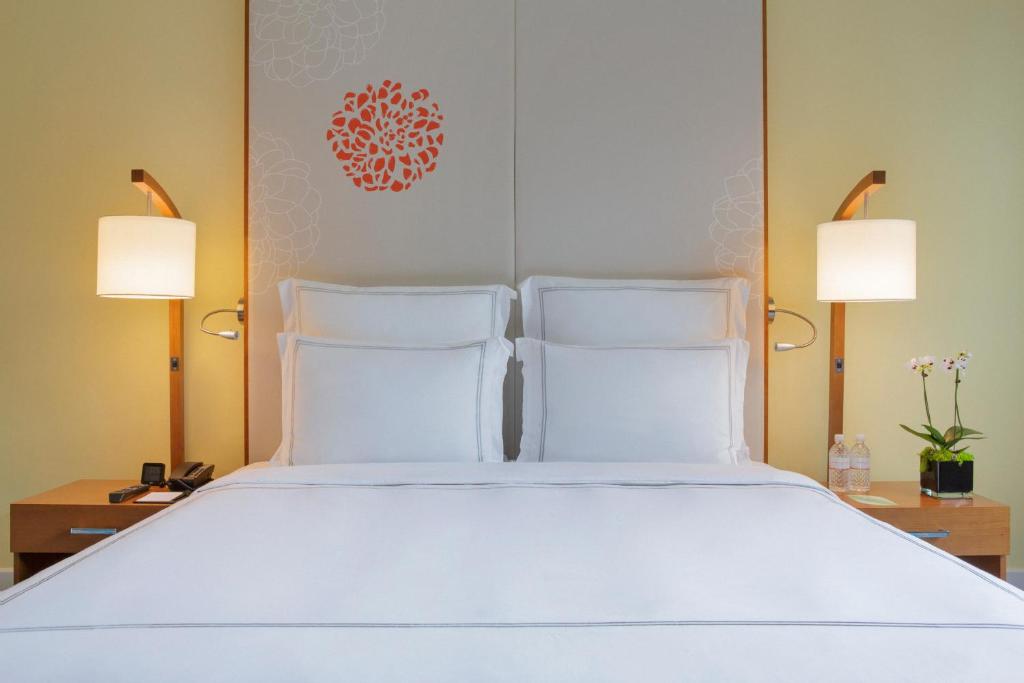 Paradox Singapore Merchant Court at Clarke Quay - Premier King