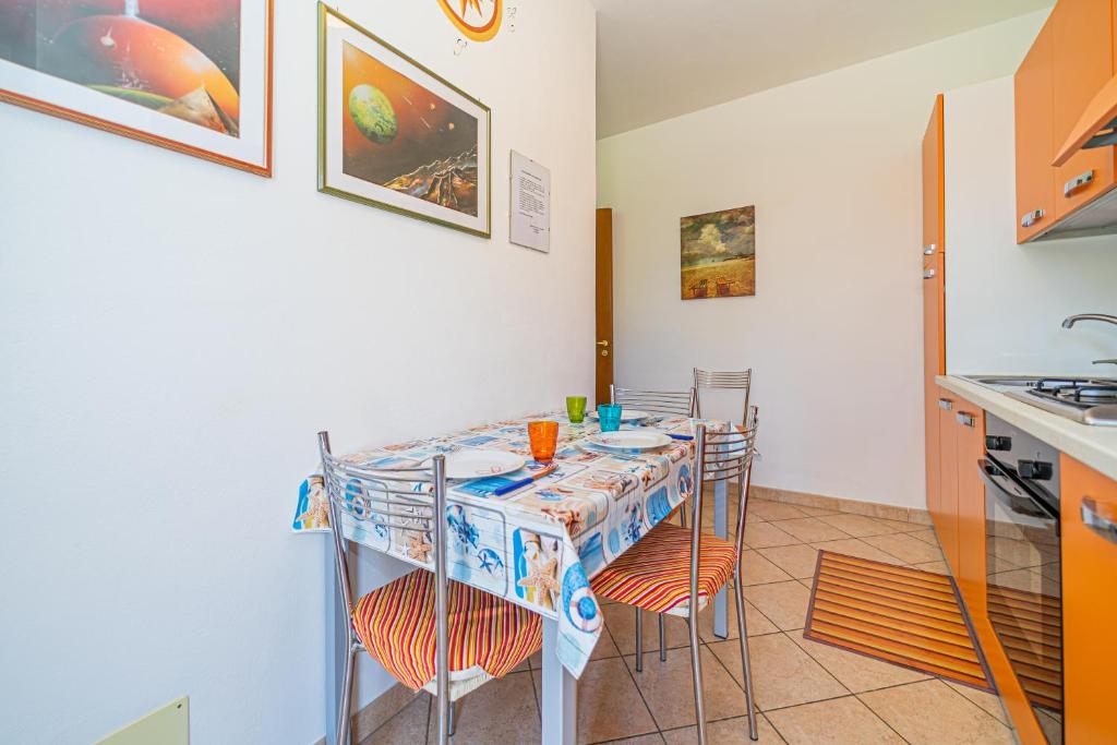 Kuchyňa alebo kuchynka v ubytovaní Apartment in villa 2 to 3 persons with large private garden
