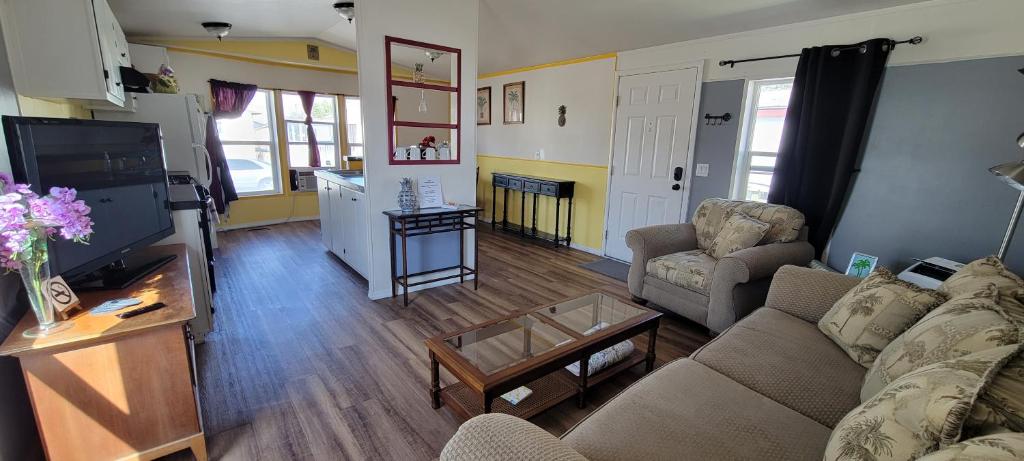 Χώρος καθιστικού στο Home away from home, mobile home 2yourself