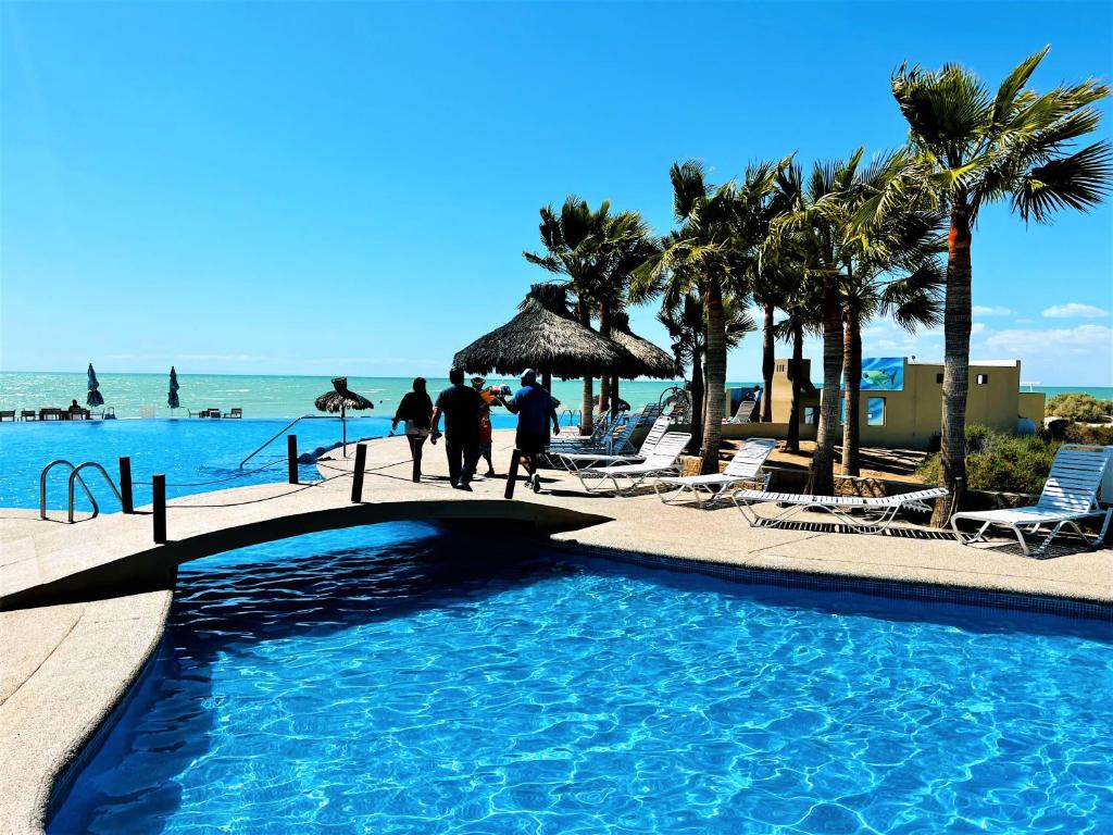 Rocky Point - Ocean Front - King - Suites - Sleeps12 - Gated - POOLS WI-FI,  La Choya – Updated 2024 Prices