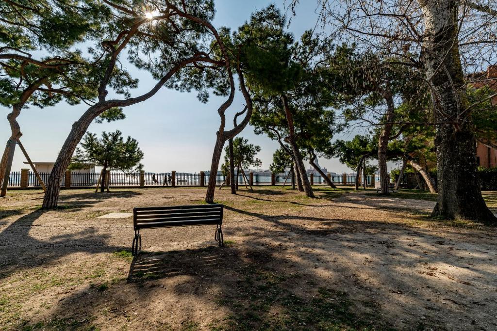 Laguna D'oro Luxury Apartments - 15