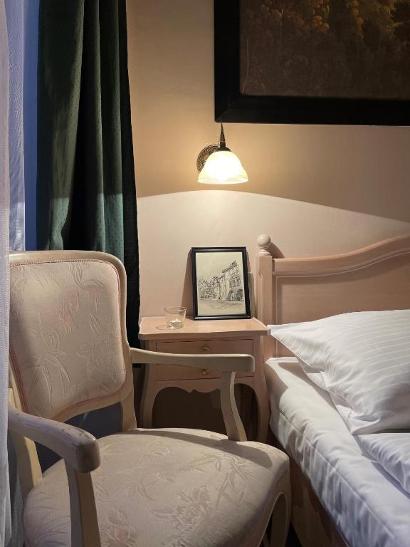 U Cervene zidle - Red Chair Hotel - Double Room